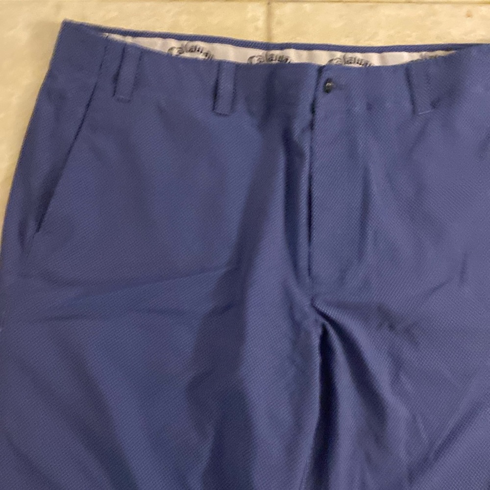 Callaway men’s golf short. Size 42 like new.